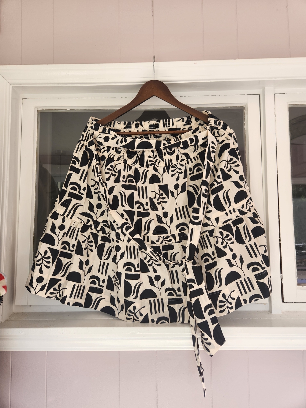 Anthropologie Black & Cream Graphic A-Line Skirt with Tie Waist